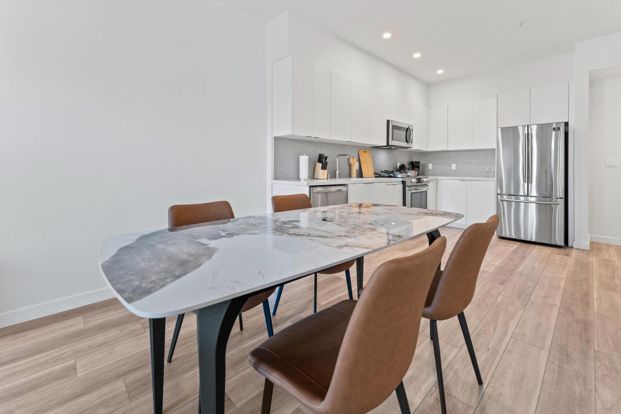 Stylish La Prime Location In Wilshire Blvd Apartment Los Angeles