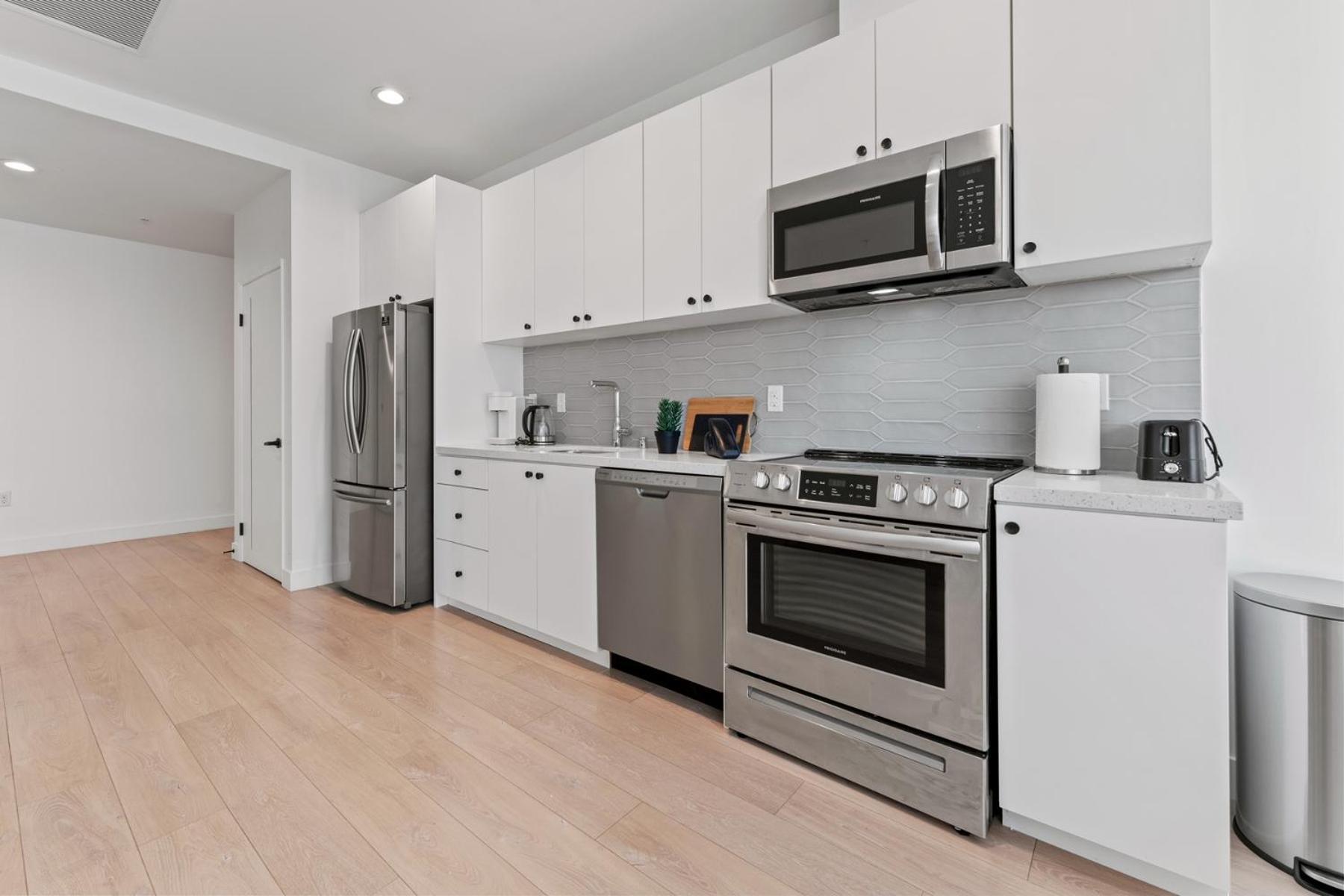 Stylish La Prime Location In Wilshire Blvd Apartment Los Angeles